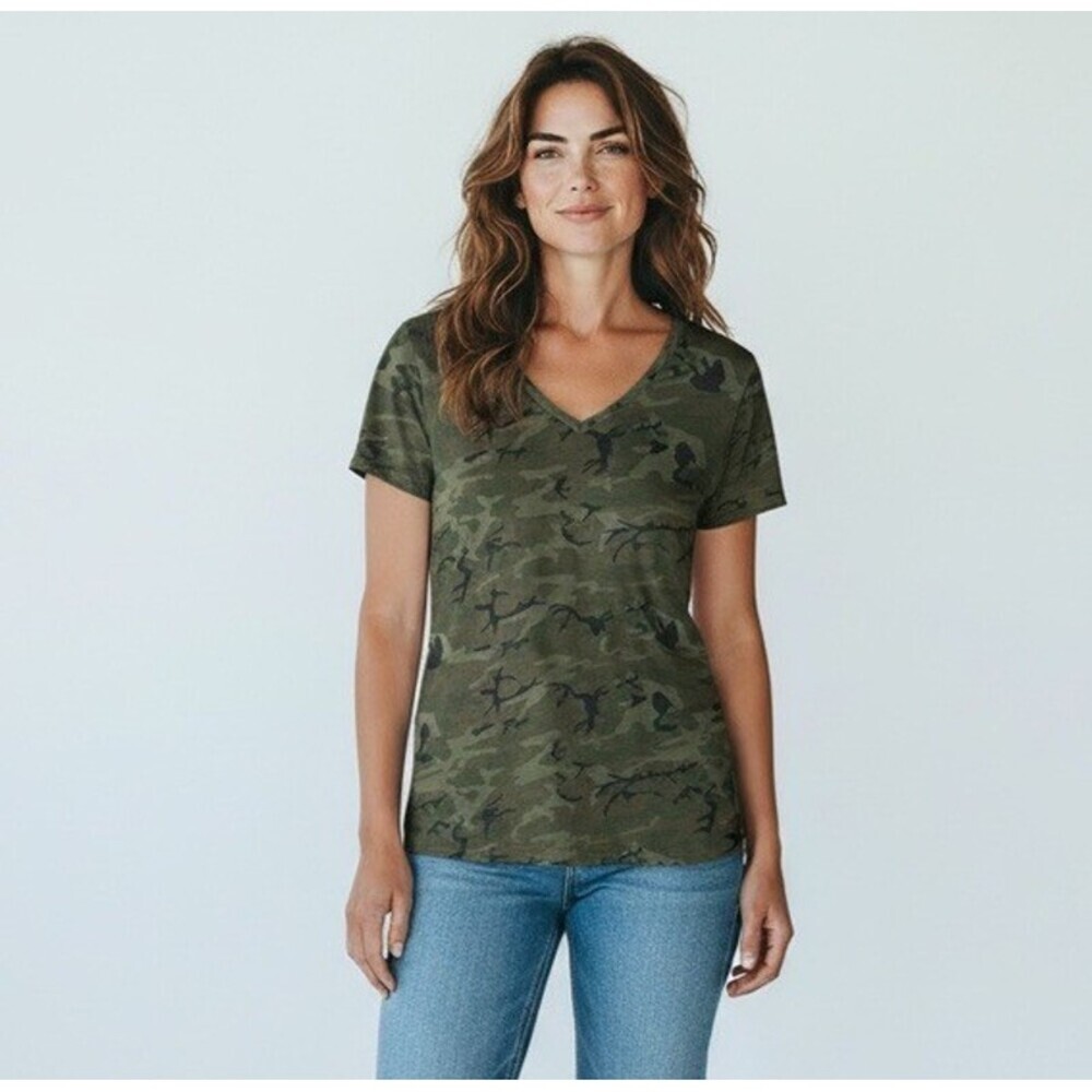n:PHILANTHROPY Distressed Camo V Neck T Shirt Women’s Size Medium Made USA